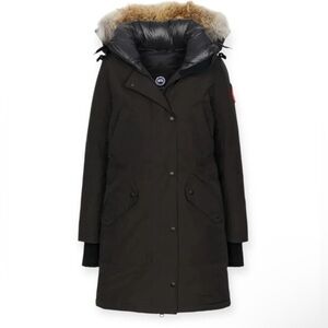 Canada Goose
Ellesmere Arctic Tech
625 Fill Power Down
Parka with Fur Trim